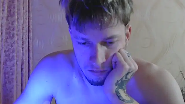 Snapshot of frama666 chatting on November 9, 2025, 9:13 pm frama666 online show from November 9, 2025, 9:13 pm