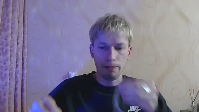 Snapshot of frama666 chatting on March 25, 2026, 6:58 pm frama666 online show from March 25, 2026, 6:58 pm