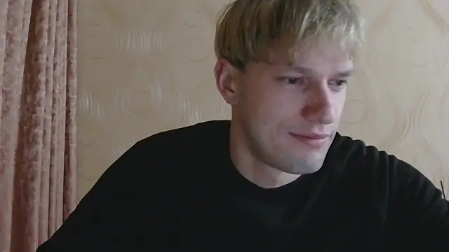 Snapshot of frama666 chatting on April 4, 2026, 10:29 pm frama666 online show from April 4, 2026, 10:29 pm