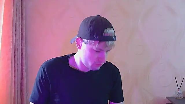 Snapshot of frama666 chatting on April 6, 2026, 9:32 am frama666 online show from April 6, 2026, 9:32 am