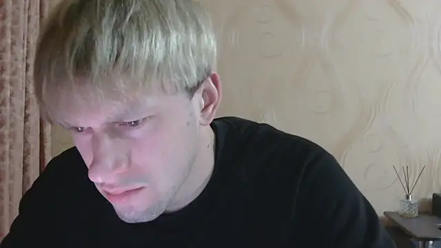 Snapshot of frama666 chatting on April 15, 2026, 7:58 pm frama666 online show from April 15, 2026, 7:58 pm