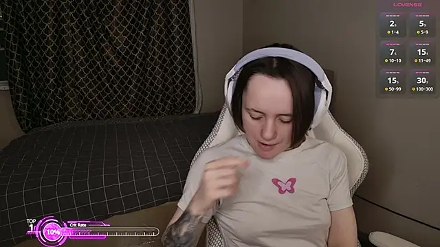 Luna Loveee online show from February 18, 2026, 3:46 am