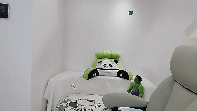 Dazzlebean online show from April 10, 2026, 3:17 pm