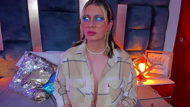 Snapshot of SteffyMontes chatting on March 2, 2025, 9:43 pm SteffyMontes online show from March 2, 2025, 9:43 pm