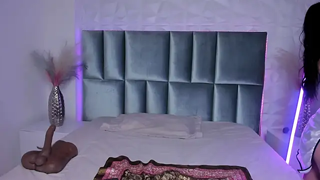 Selene bennet online show from November 20, 2025, 3:50 am