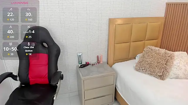 Snapshot of MEGANZARICK chatting on September 18, 2025, 12:40 pm MEGANZARICK online show from September 18, 2025, 12:40 pm