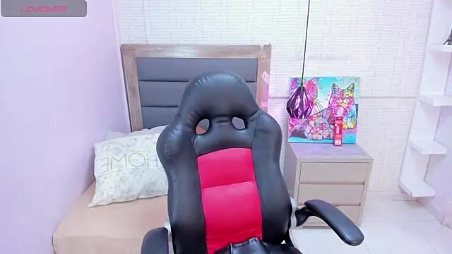 MEGANZARICK online show from October 25, 2025, 12:34 pm