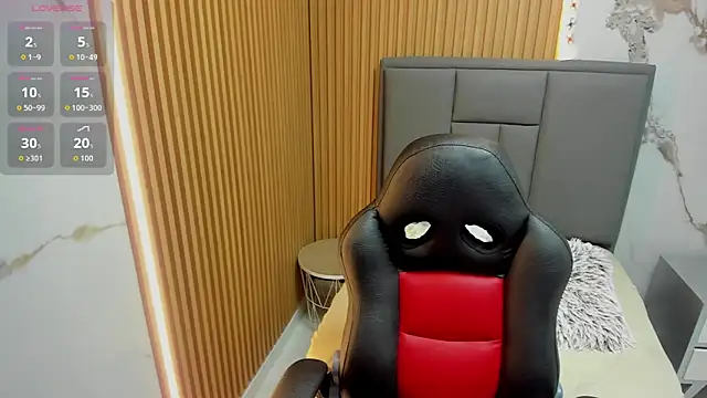 MEGANZARICK online show from November 11, 2025, 2:33 am