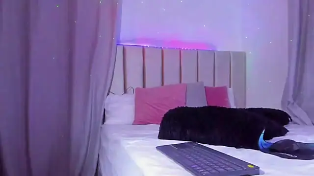 Anaroussew02 online show from November 23, 2025, 5:51 am