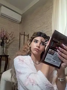 Bella Posh online show from February 21, 2026, 7:53 am