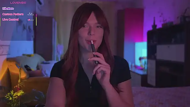 CherryRed Girl online show from April 23, 2026, 9:28 pm