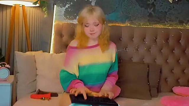 EmilyAngells online show from March 9, 2026, 6:50 am