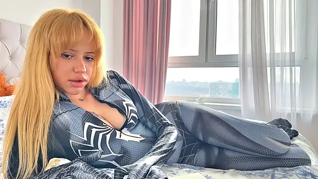  BunnyDollStella  online show from April 7, 2026, 7:53 am