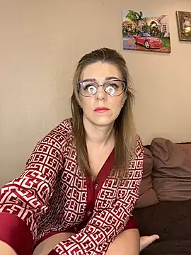 Lusi Luxary online show from March 3, 2025, 5:31 am