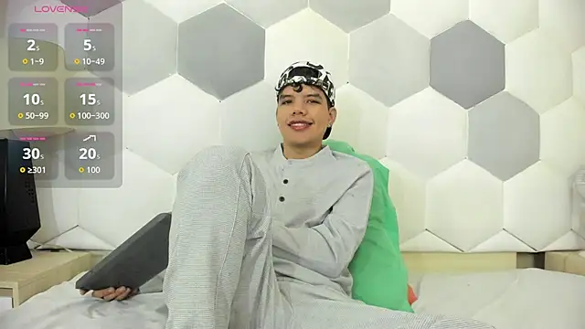 Axel Forte online show from October 27, 2025, 1:48 pm