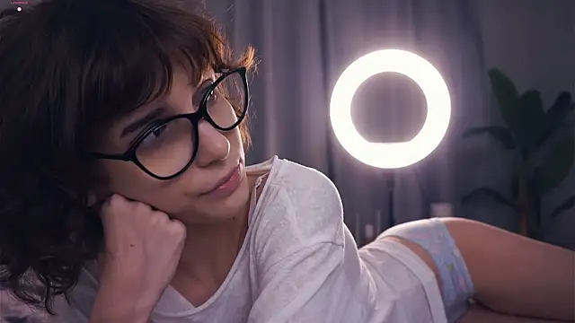 Snapshot of SibleyBurner chatting on November 2, 2025, 6:32 pm SibleyBurner online show from November 2, 2025, 6:32 pm