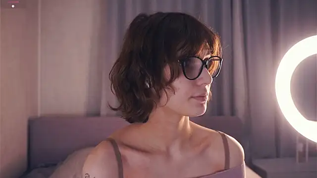 Snapshot of SibleyBurner chatting on December 1, 2025, 6:35 pm SibleyBurner online show from December 1, 2025, 6:35 pm