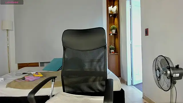 Ivaannaa  online show from February 23, 2025, 11:55 am