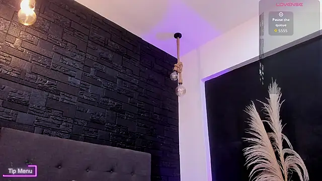 Maite Smith  online show from November 20, 2025, 4:34 am