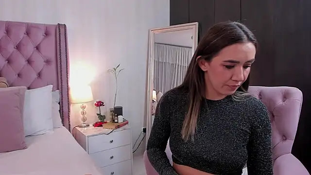 natashaleightt online show from March 21, 2026, 11:52 pm