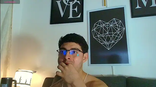 thomyafar online show from December 1, 2025, 3:44 am