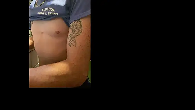 Polaroid White online show from November 11, 2025, 11:32 am