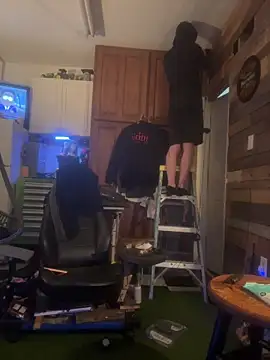 Polaroid White online show from January 8, 2026, 4:42 pm