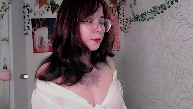 Snapshot of _miraclecattt_ chatting on October 9, 2025, 1:31 pm  miraclecattt  online show from October 9, 2025, 1:31 pm