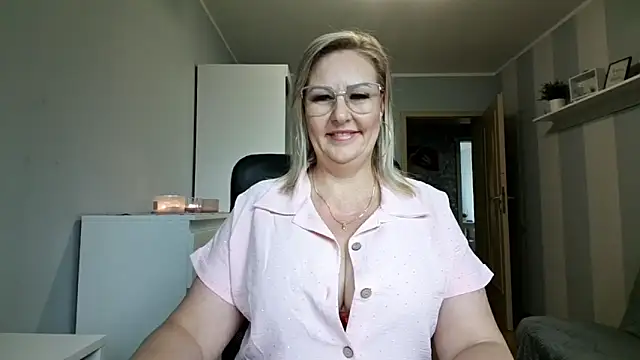 DianaLive online show from May 18, 2026, 6:30 am