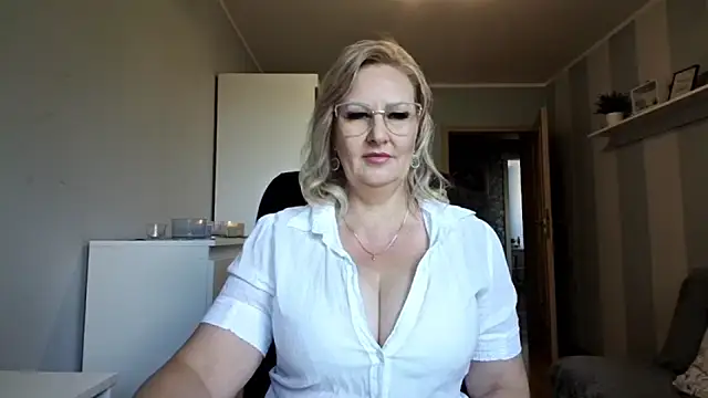 DianaLive online show from May 20, 2026, 7:36 am