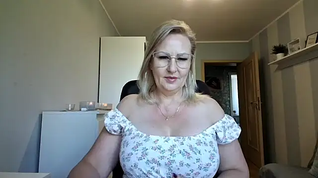 DianaLive online show from May 27, 2026, 6:21 am