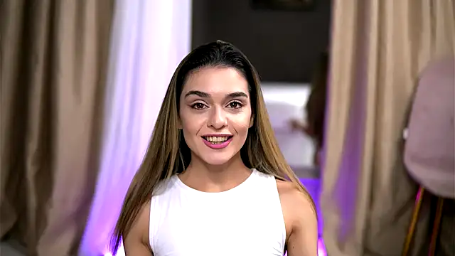 RobertaRosetti online show from November 18, 2025, 11:14 am