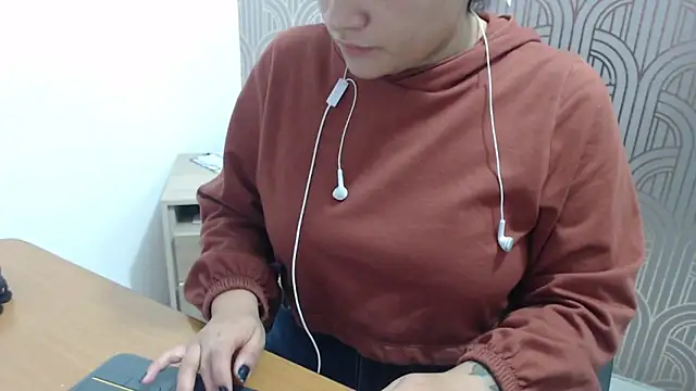 BloodyMaary  online show from February 27, 2025, 12:13 pm