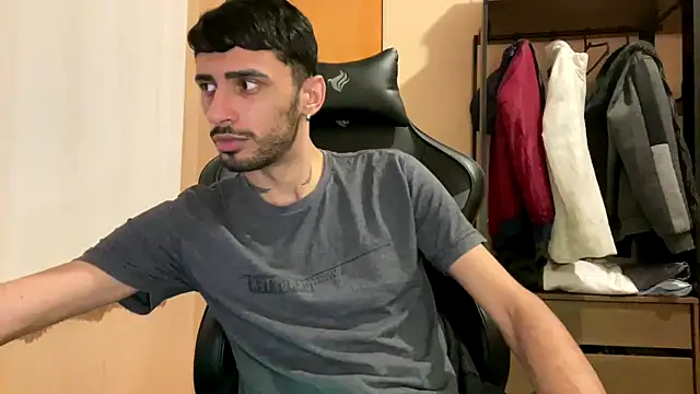 Snapshot of iendriw chatting on October 3, 2025, 11:46 pm iendriw online show from October 3, 2025, 11:46 pm