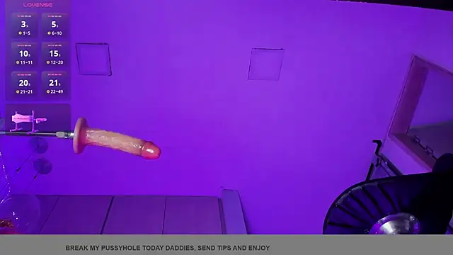 ValentinoMoreti online show from December 19, 2025, 6:09 am