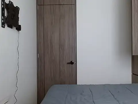  luna 777 online show from April 22, 2026, 2:18 pm