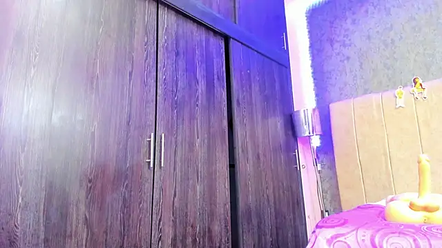 Snapshot of ava-am chatting on November 8, 2025, 2:45 am ava-am online show from November 8, 2025, 2:45 am