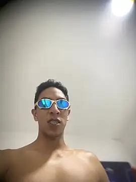 MaxxxSteil online show from March 19, 2025, 7:27 pm