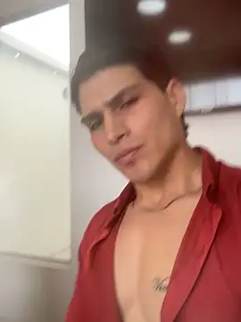 MaxxxSteil online show from April 8, 2026, 3:23 pm