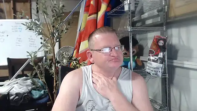 Randomoldguy615 online show from March 11, 2025, 11:48 pm