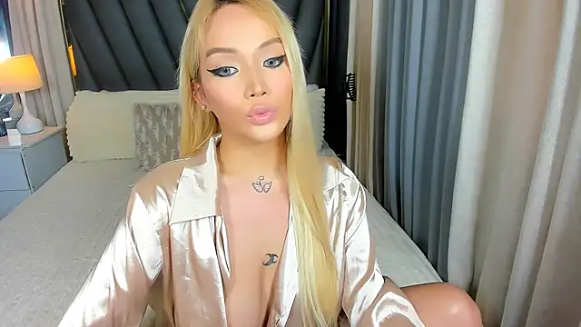 KylieSonique online show from January 12, 2026, 5:01 am