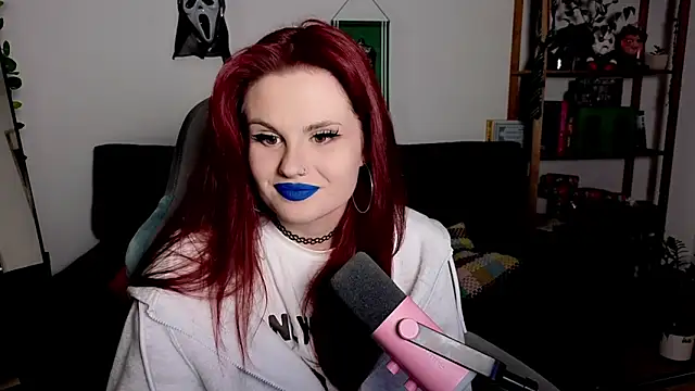 Della Ideal online show from December 1, 2025, 6:02 pm