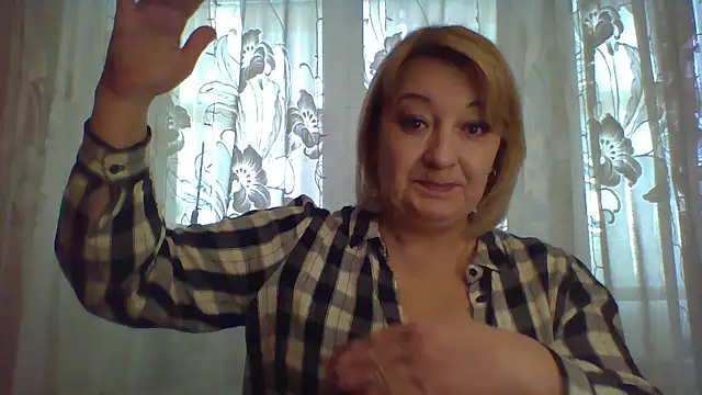 ArielXLoveresss online show from March 5, 2025, 8:32 am