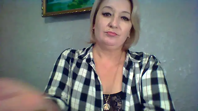 ArielXLoveresss online show from November 25, 2025, 8:36 am