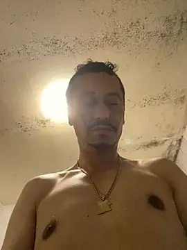 Snapshot of rogerdik76 chatting on December 5, 2025, 7:54 pm rogerdik76 online show from December 5, 2025, 7:54 pm