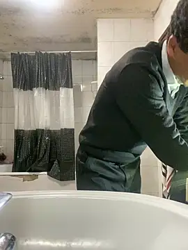 Snapshot of rogerdik76 chatting on February 10, 2026, 6:17 am rogerdik76 online show from February 10, 2026, 6:17 am