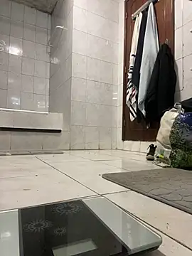 Snapshot of rogerdik76 chatting on February 18, 2026, 6:42 am rogerdik76 online show from February 18, 2026, 6:42 am