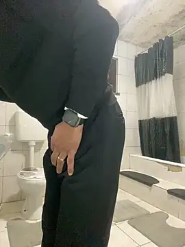 Snapshot of rogerdik76 chatting on March 11, 2026, 6:08 am rogerdik76 online show from March 11, 2026, 6:08 am