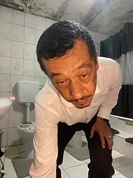 Snapshot of rogerdik76 chatting on March 19, 2026, 6:28 am rogerdik76 online show from March 19, 2026, 6:28 am