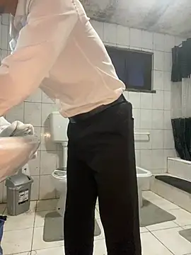 Snapshot of rogerdik76 chatting on March 26, 2026, 6:08 am rogerdik76 online show from March 26, 2026, 6:08 am